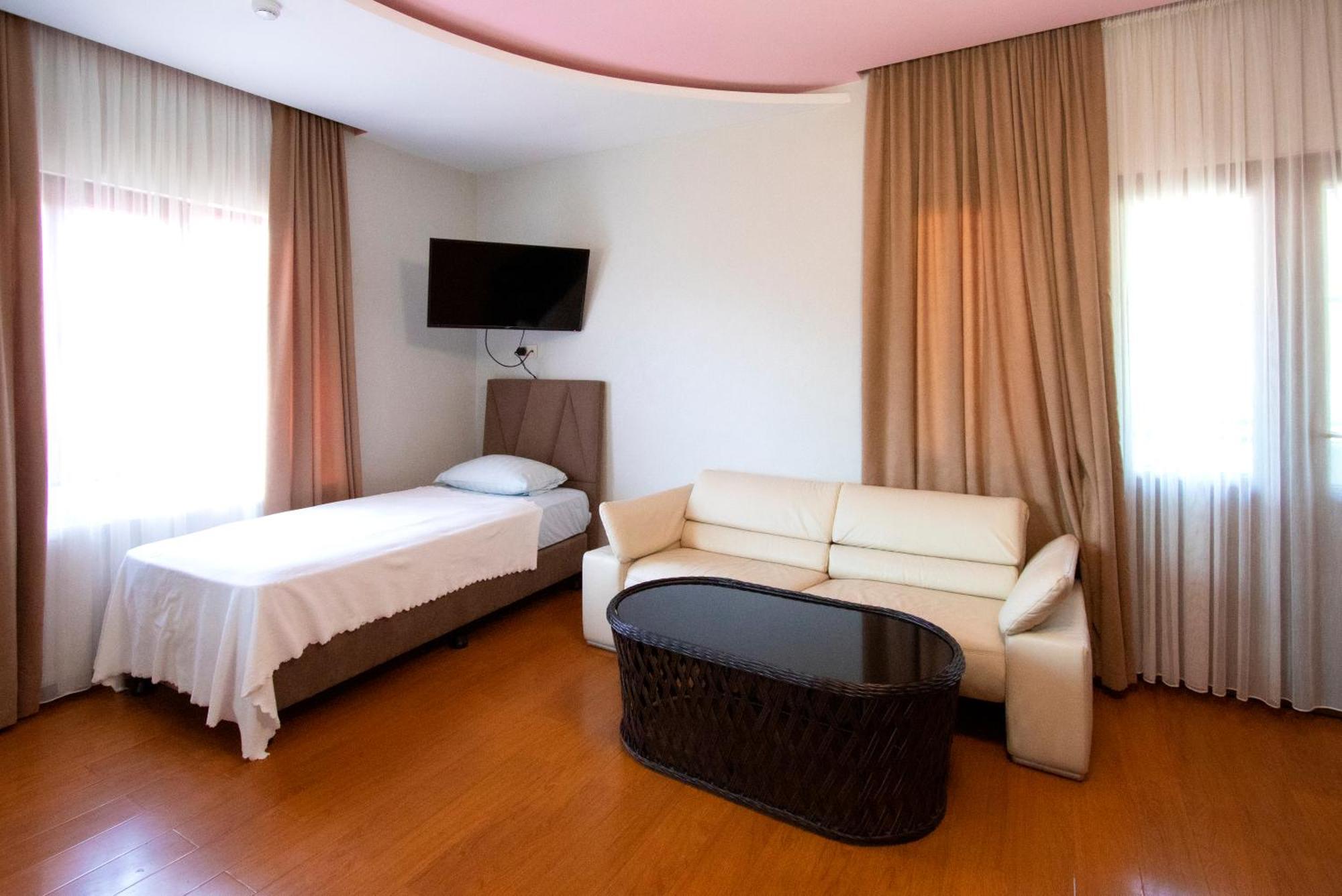 Hotel Smile Кобулеті Екстер'єр фото